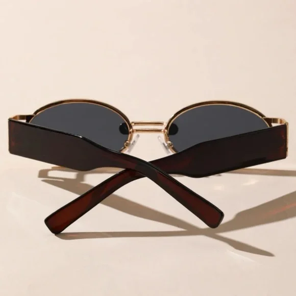Oval gold frame Sunglasses - Picture 4 of 6